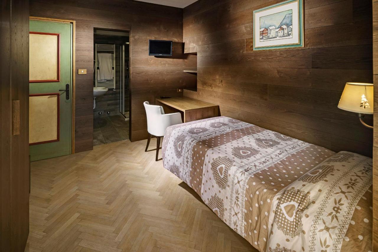 Hotel Corona Кортина д'Ампецо Екстериор снимка