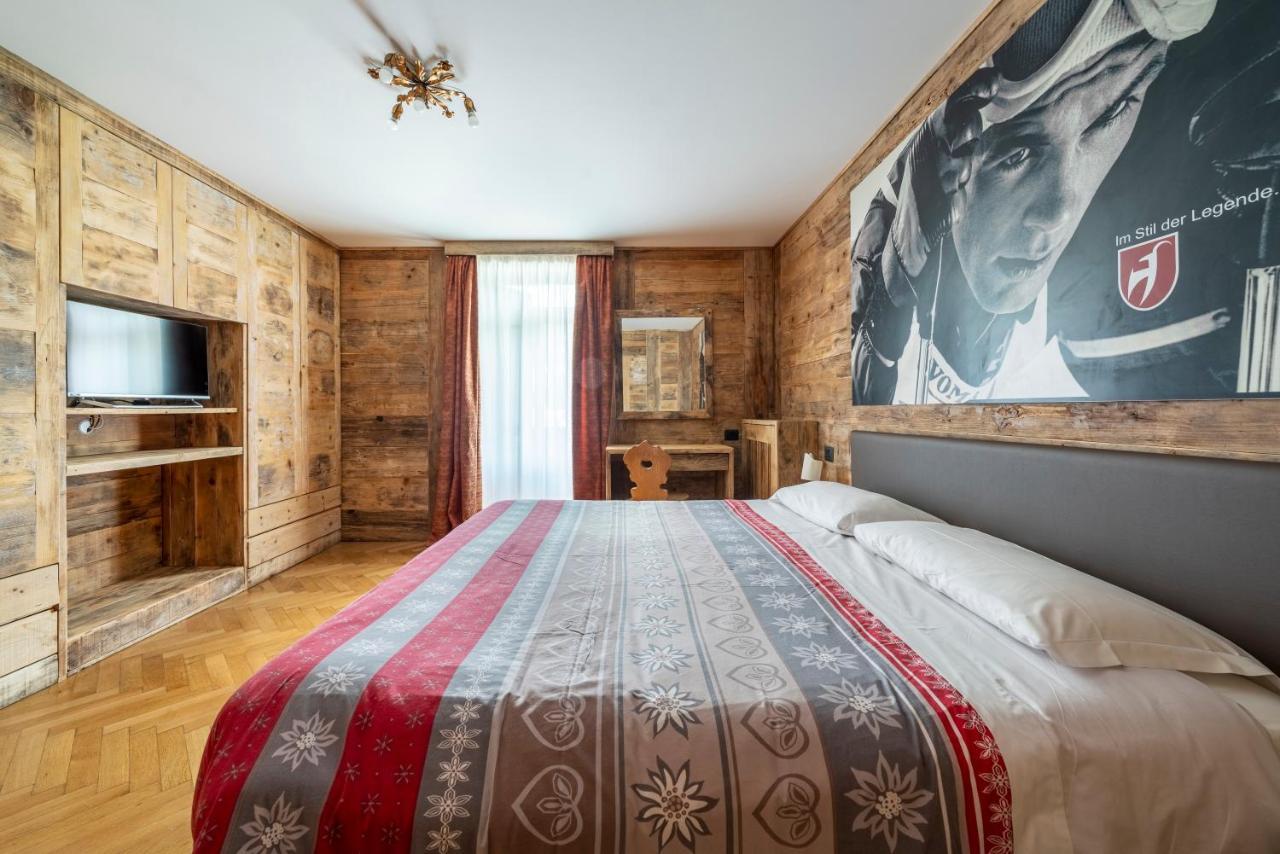 Hotel Corona Кортина д'Ампецо Екстериор снимка