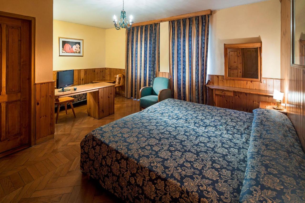 Hotel Corona Кортина д'Ампецо Екстериор снимка