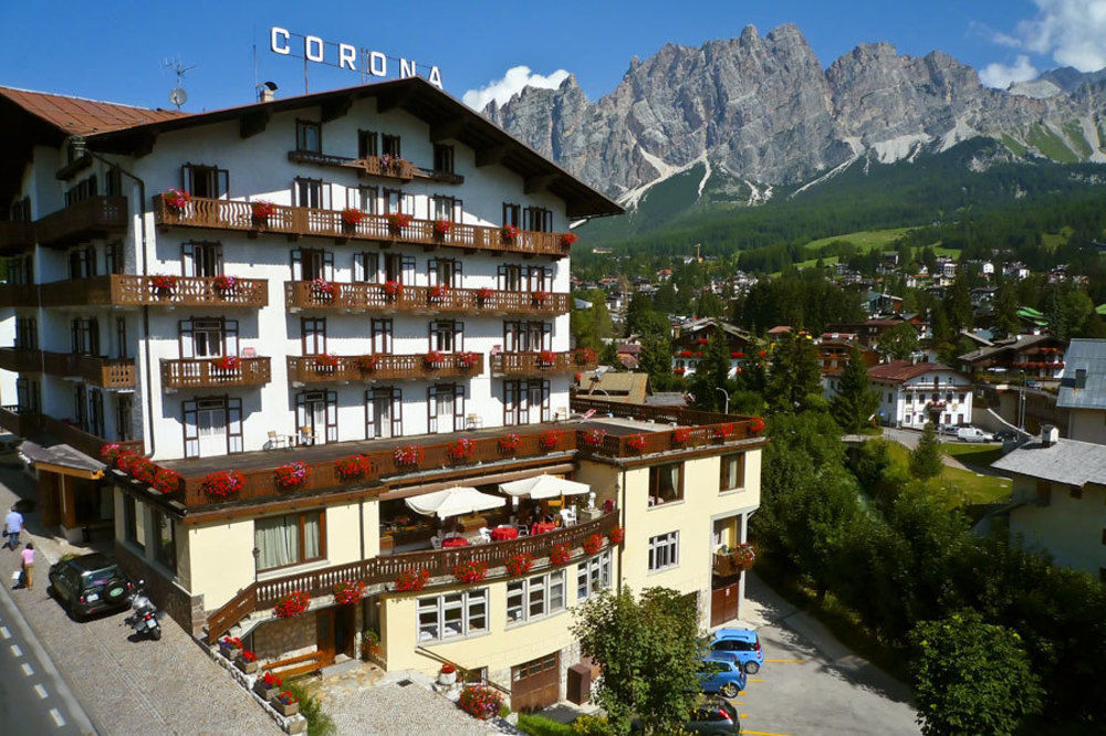 Hotel Corona Кортина д'Ампецо Екстериор снимка